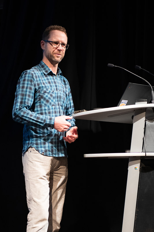 Harald Schott vom Bund Naturschutz moderiert seinen Jugendfreund Michael Krautblatter an