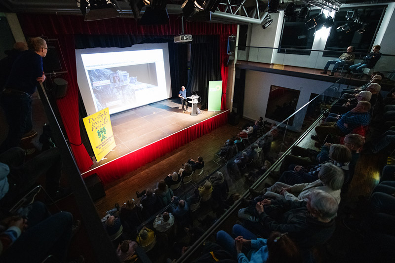 Prof. Michael Krautblatter hielt einen spannenden Vortrag über alpine Naturgefahren im Klimawandel und die Auswirkung auf Menschen bis weit über den Alpenraum hinaus.